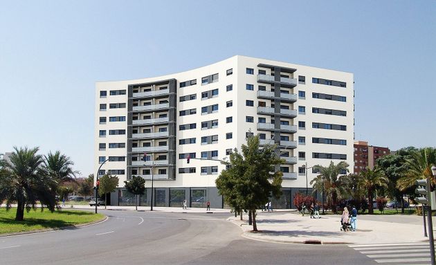 Foto 1 de Alquiler de local en avenida De José Roca Coll de 746 m²