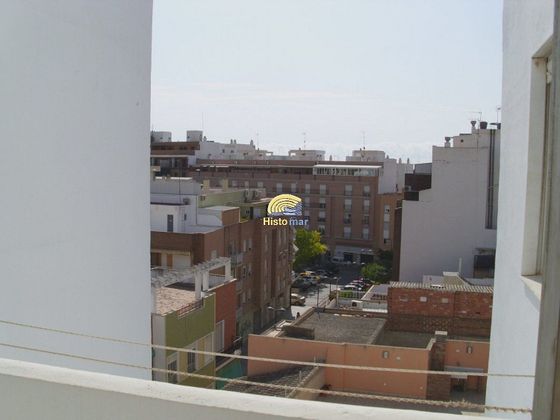 Foto 1 de Pis en venda a Centro - El Castillo de 3 habitacions amb balcó i ascensor