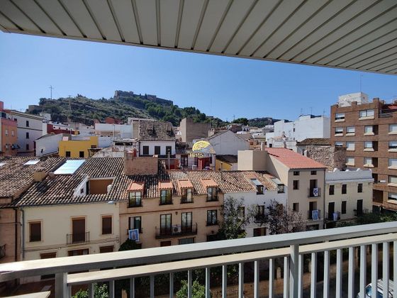 Foto 1 de Piso en venta en Centro - El Castillo de 4 habitaciones con garaje y balcón