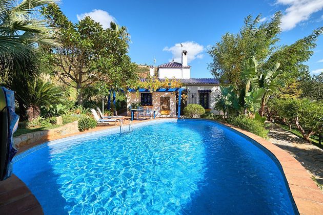 Foto 1 de Venta de chalet en carretera Esteponajubrique de 2 habitaciones con terraza y piscina