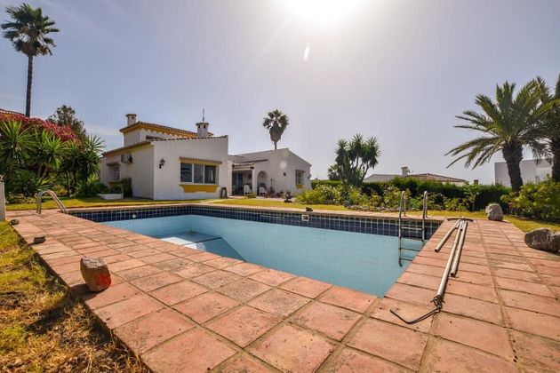 Foto 2 de Xalet en venda a urbanización Invespania de 3 habitacions amb terrassa i piscina