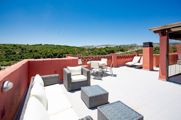 Foto 1 de Àtic en venda a urbanización Viñas del Golf de 3 habitacions amb terrassa i piscina