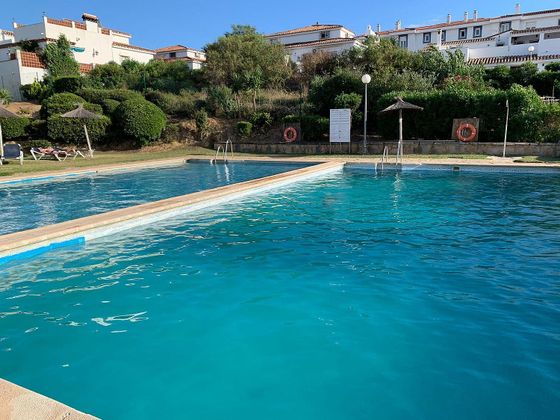 Foto 1 de Casa adossada en venda a urbanización Princesa Kristina de 2 habitacions amb terrassa i piscina