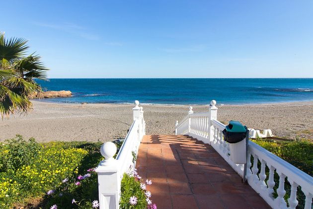 Foto 1 de Casa en venda a calle Playa Chullera de 2 habitacions amb terrassa i piscina