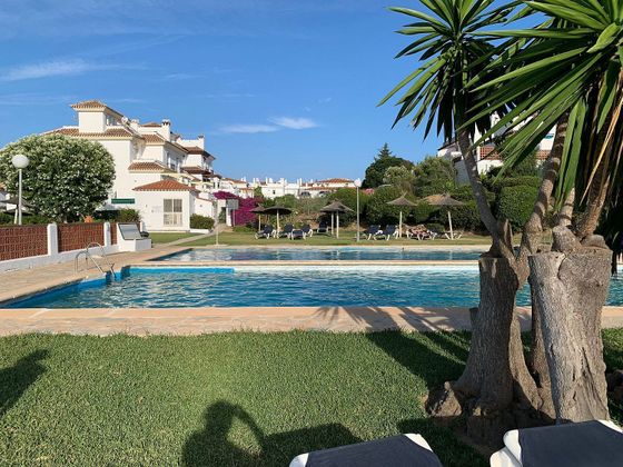 Foto 2 de Casa en venda a urbanización Princesa Kristina de 2 habitacions amb terrassa i piscina