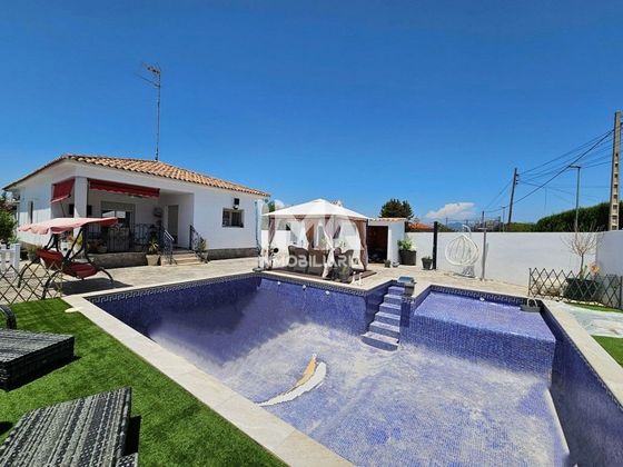 Foto 1 de Xalet en venda a La Conarda de 3 habitacions amb terrassa i piscina