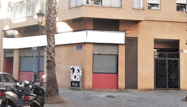 Foto 1 de Local en venda a calle De Fontanars Dels Alforins de 217 m²