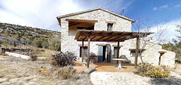 Foto 1 de Casa rural en venda a plaza Zona Sierra Engarceran de 3 habitacions amb terrassa i jardí