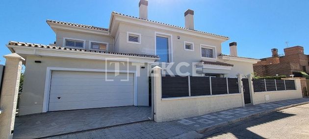 Foto 2 de Xalet en venda a Churriana de 5 habitacions amb terrassa i piscina