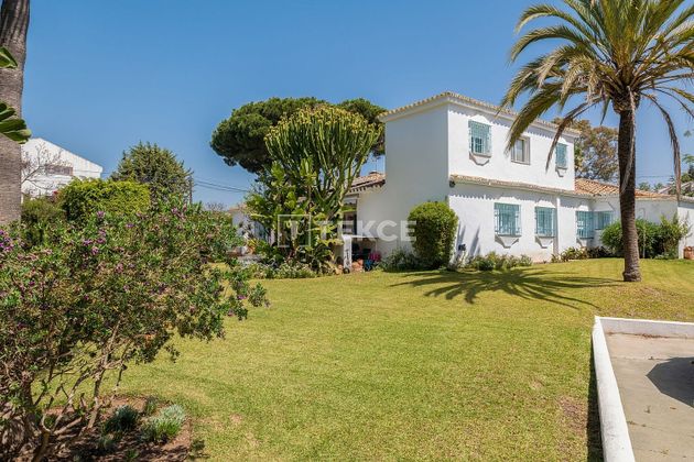 Foto 1 de Xalet en venda a Cabo Pino - Reserva de Marbella de 4 habitacions amb terrassa i piscina