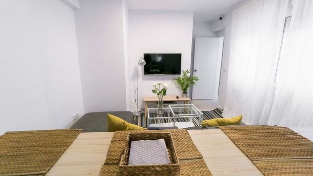 Foto 1 de Alquiler de piso en San Lorenzo de 5 habitaciones con terraza y muebles