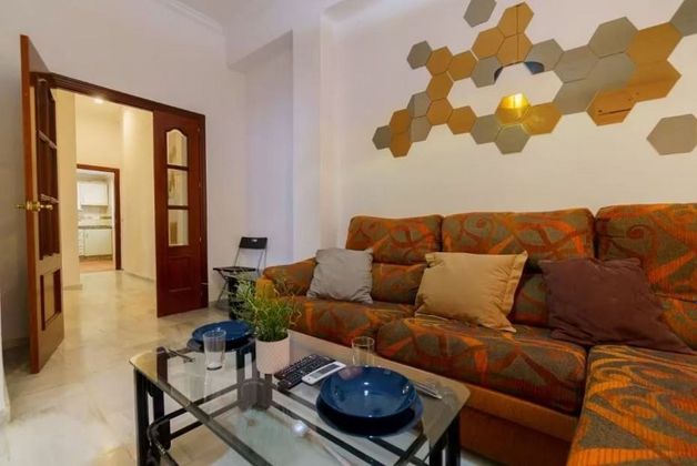 Foto 1 de Piso en alquiler en San Vicente de 3 habitaciones con muebles y aire acondicionado