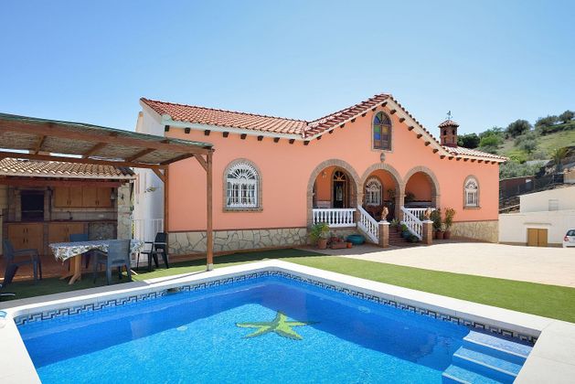 Foto 1 de Venta de chalet en Viñuela de 3 habitaciones con terraza y piscina