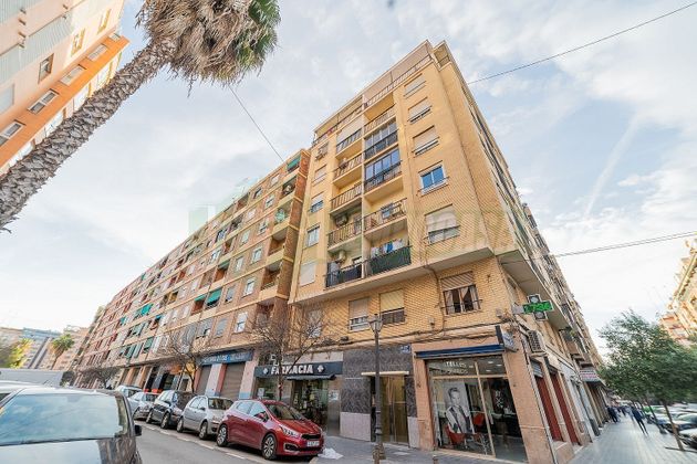 Foto 2 de Piso en venta en calle Noguera de 3 habitaciones con balcón y aire acondicionado