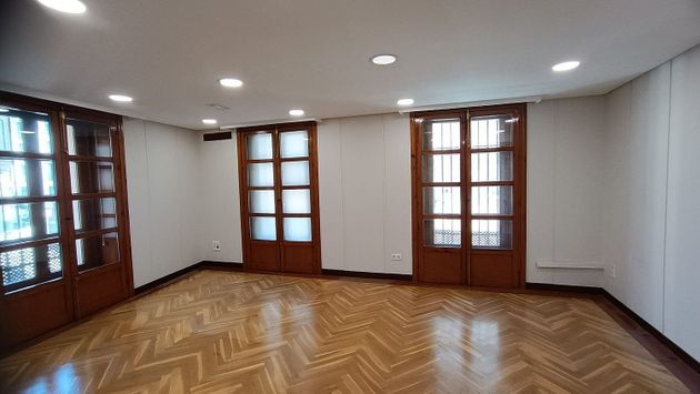 Foto 2 de Oficina en alquiler en avenida De la Constitución con terraza y aire acondicionado