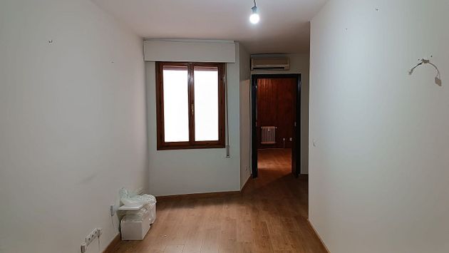 Foto 1 de Oficina en lloguer a calle Federico Sánchez Bedoya amb aire acondicionat i ascensor