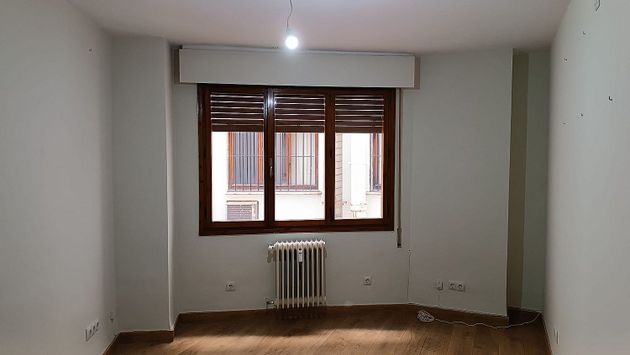 Foto 2 de Oficina en alquiler en calle Federico Sánchez Bedoya con aire acondicionado y ascensor
