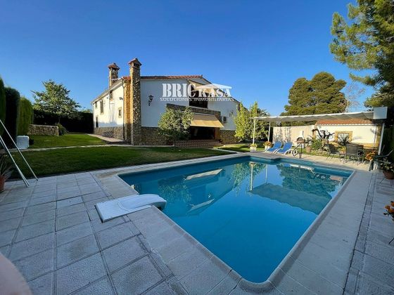 Foto 2 de Xalet en venda a Pedanías de Cáceres de 4 habitacions amb piscina i balcó