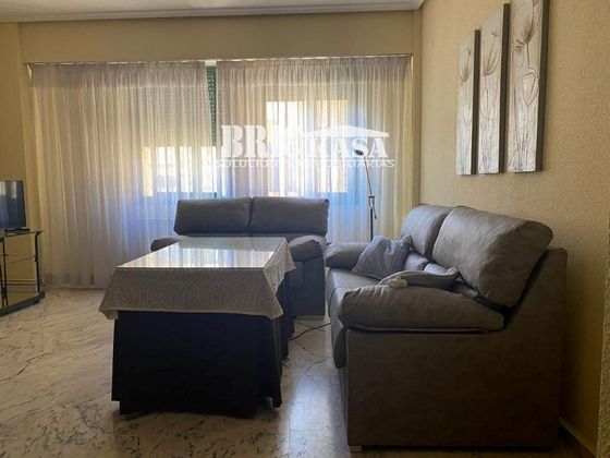 Foto 1 de Piso en alquiler en Centro - Cáceres de 4 habitaciones con muebles y ascensor
