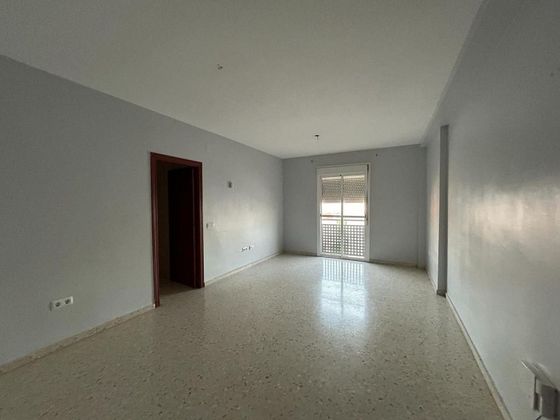 Foto 1 de Venta de piso en Palacios y Villafranca (Los) de 3 habitaciones con balcón y ascensor