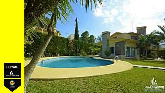 Foto 2 de Chalet en venta en calle Tentegorra de 5 habitaciones con terraza y piscina