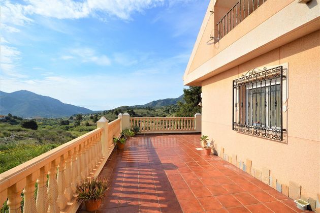 Foto 2 de Xalet en venda a Perín de 4 habitacions amb terrassa i jardí