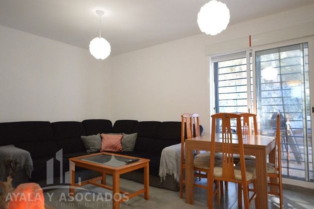 Foto 2 de Venta de chalet en Canteras de 3 habitaciones con jardín y aire acondicionado
