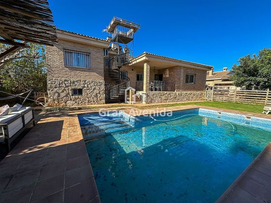 Foto 1 de Chalet en venta en El Paraiso-Los Almendros de 4 habitaciones con terraza y piscina
