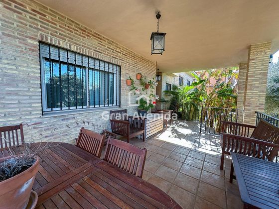 Foto 2 de Chalet en venta en El Paraiso-Los Almendros de 4 habitaciones con terraza y piscina