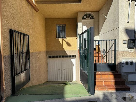 Foto 2 de Venta de casa en Alhendín de 3 habitaciones con terraza y garaje