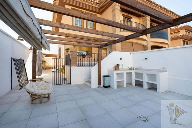 Foto 2 de Casa en venta en Ogíjares de 3 habitaciones con terraza y piscina