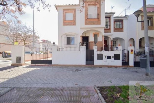 Foto 1 de Casa en venta en Almanjáyar de 4 habitaciones con terraza y piscina