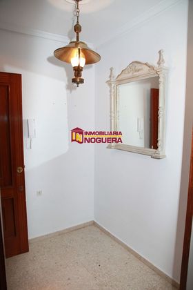 Foto 1 de Piso en venta en Écija de 3 habitaciones con balcón y aire acondicionado