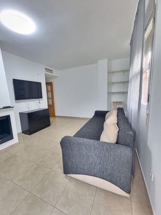 Foto 2 de Alquiler de piso en plaza Bohemia de 3 habitaciones con muebles y aire acondicionado