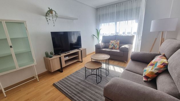 Foto 1 de Alquiler de piso en avenida Juan de Borbón de 2 habitaciones con garaje y muebles
