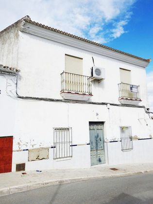 Foto 2 de Casa adosada en venta en Huévar del Aljarafe de 4 habitaciones con terraza y piscina