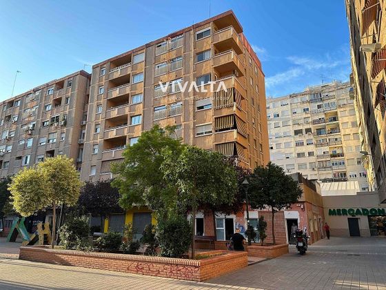 Foto 2 de Piso en venta en Ciutat Jardí de 3 habitaciones con balcón y aire acondicionado