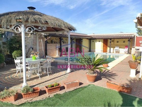 Foto 2 de Chalet en venta en Benisuera de 3 habitaciones con terraza y piscina