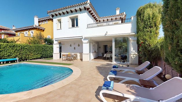 Foto 1 de Casa en lloguer a Mar Menor Golf de 3 habitacions amb terrassa i piscina