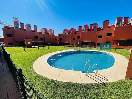 Foto 1 de Dúplex en venda a calle Juanita Reina de 2 habitacions amb terrassa i piscina