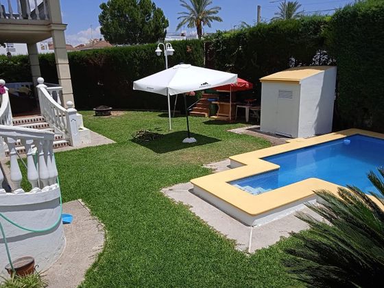 Foto 1 de Chalet en venta en Gines de 4 habitaciones con terraza y piscina