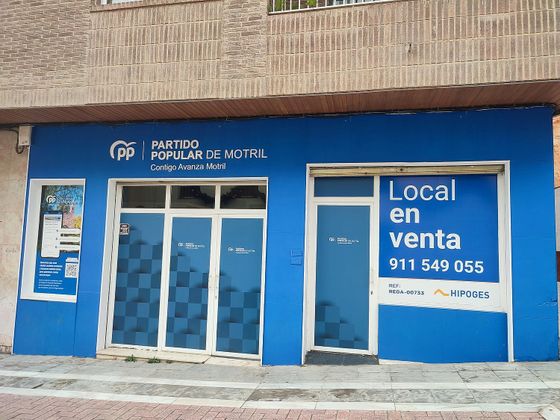 Foto 2 de Local en venda a plaza Paulino Bellido de 122 m²