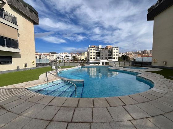 Foto 1 de Piso en venta en calle Río Duero de 3 habitaciones con terraza y piscina
