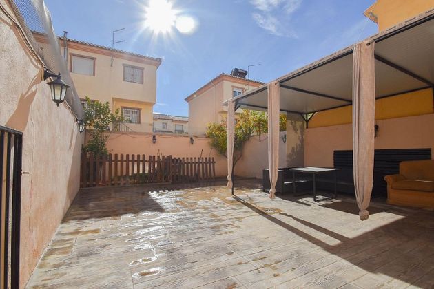 Foto 1 de Casa en venda a paseo De Los Álamos de 3 habitacions amb balcó i aire acondicionat