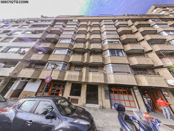 Foto 2 de Pis en venda a calle Periodista Ramón Resa de 2 habitacions amb terrassa i garatge