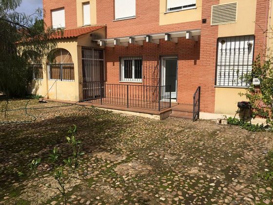 Foto 1 de Venta de piso en Las Vaguadas - Urb. del Sur de 4 habitaciones con terraza y piscina