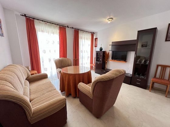 Foto 1 de Piso en alquiler en Santa Marina - La Paz de 2 habitaciones con muebles y balcón