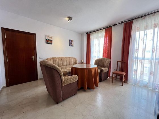 Foto 2 de Pis en lloguer a Santa Marina - La Paz de 2 habitacions amb mobles i balcó