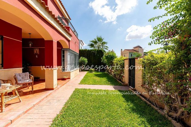Foto 2 de Xalet en venda a urbanización Loreto de 6 habitacions amb terrassa i piscina