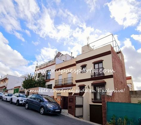 Foto 1 de Casa adossada en venda a calle Cordoba de 3 habitacions amb terrassa i balcó